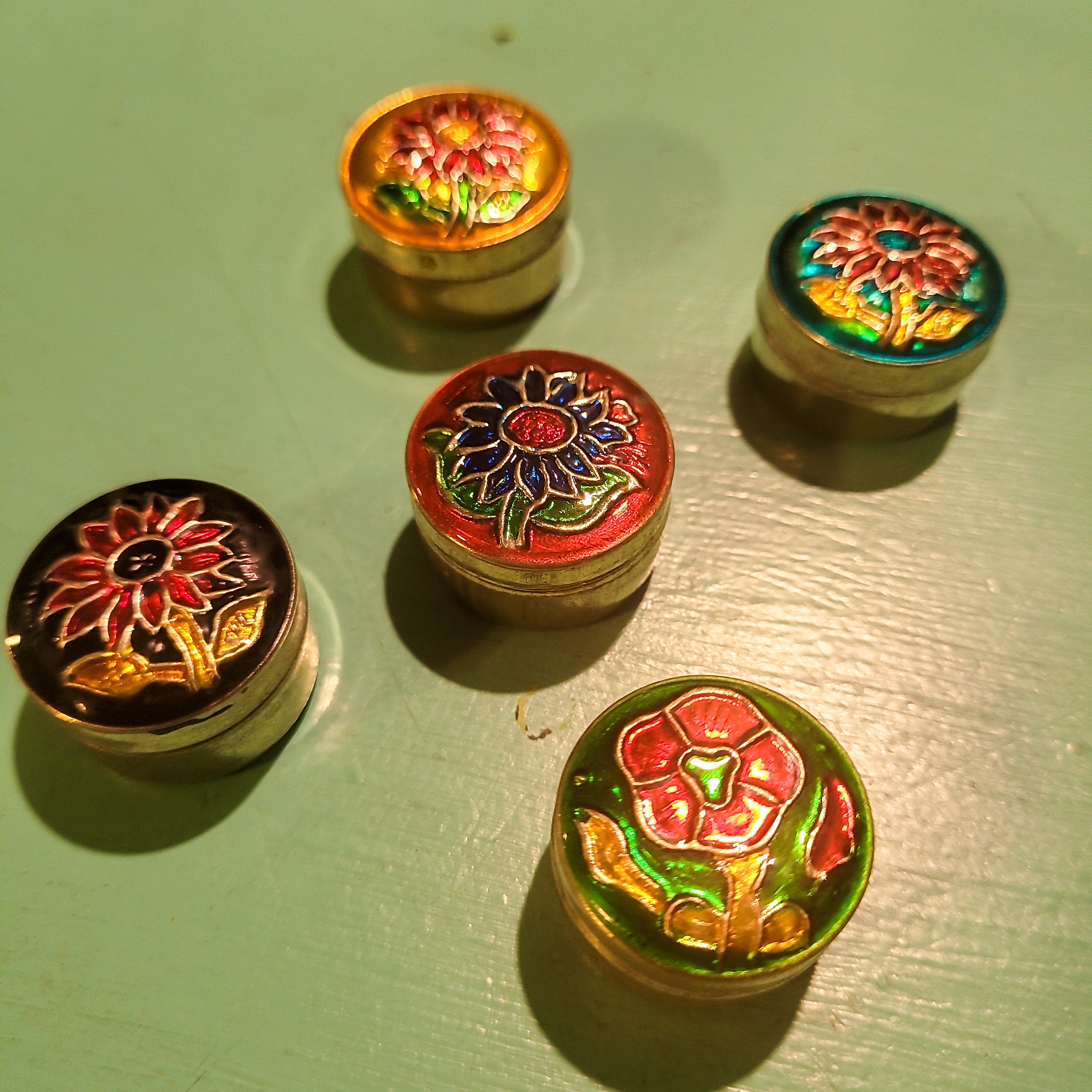 Natural Solid Perfume Travel Tin – Sabai Sabai