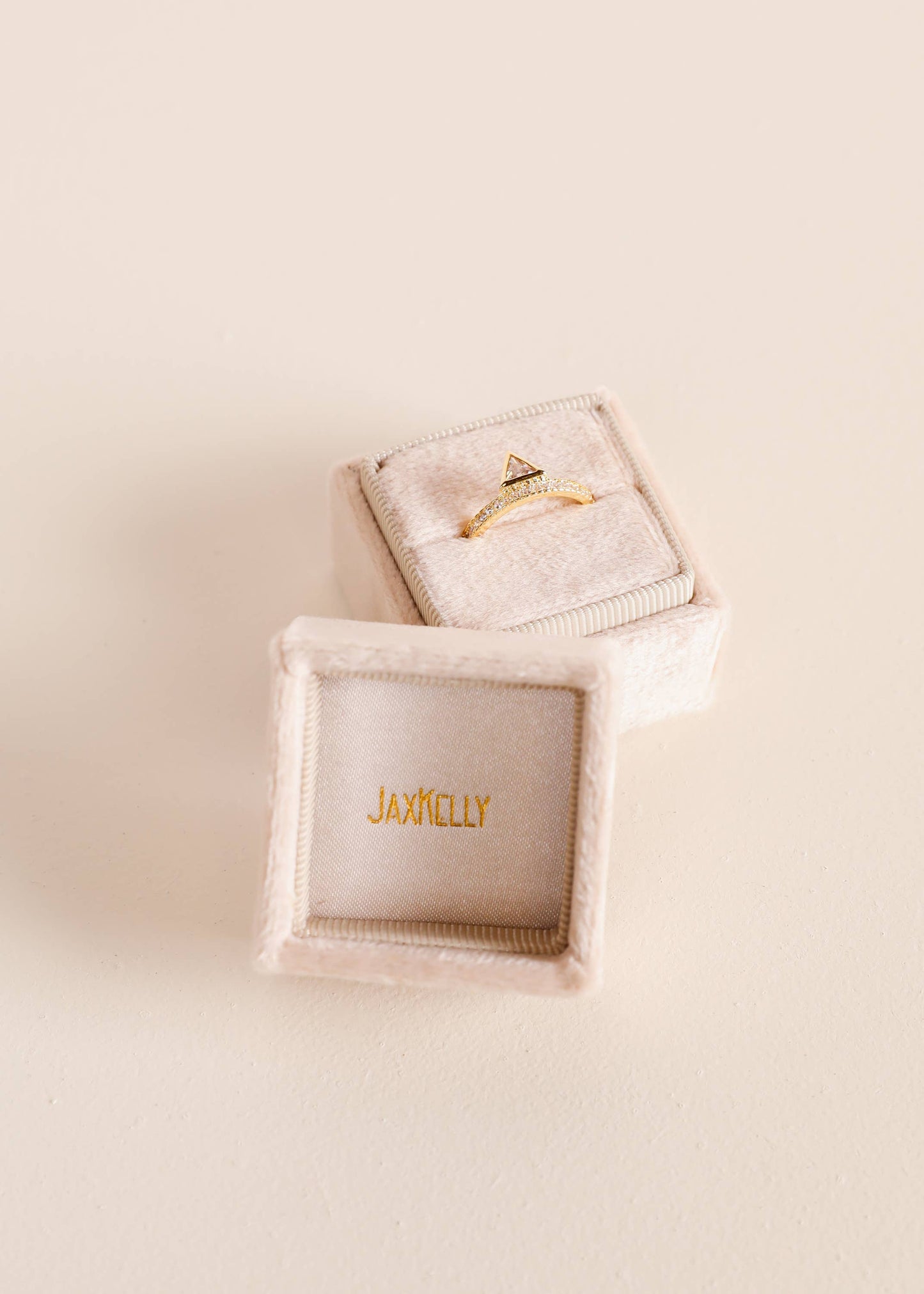 Velvet Jewelry Box - Square - Cream