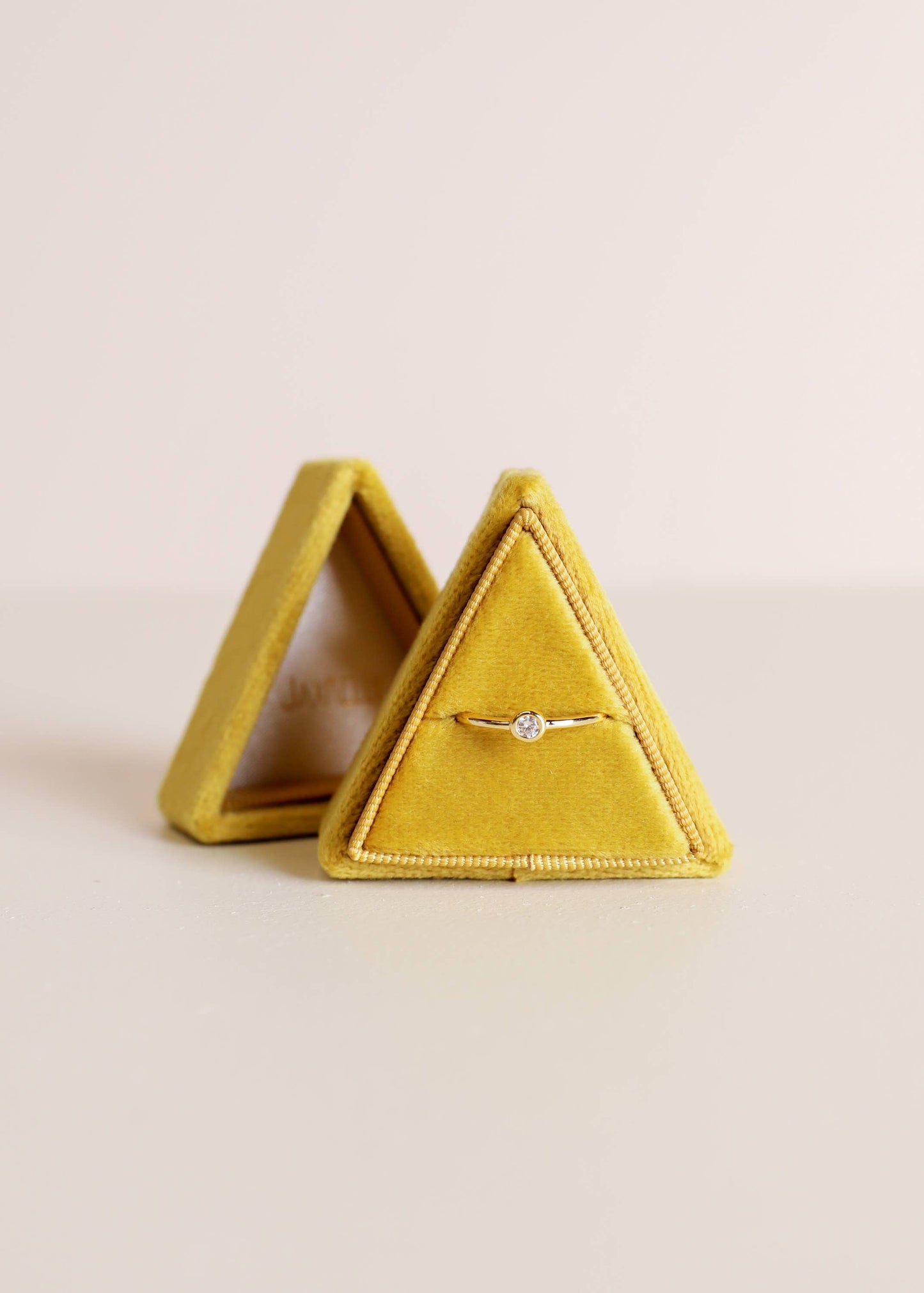 Velvet Jewelry Box - Triangle - Chartreuse